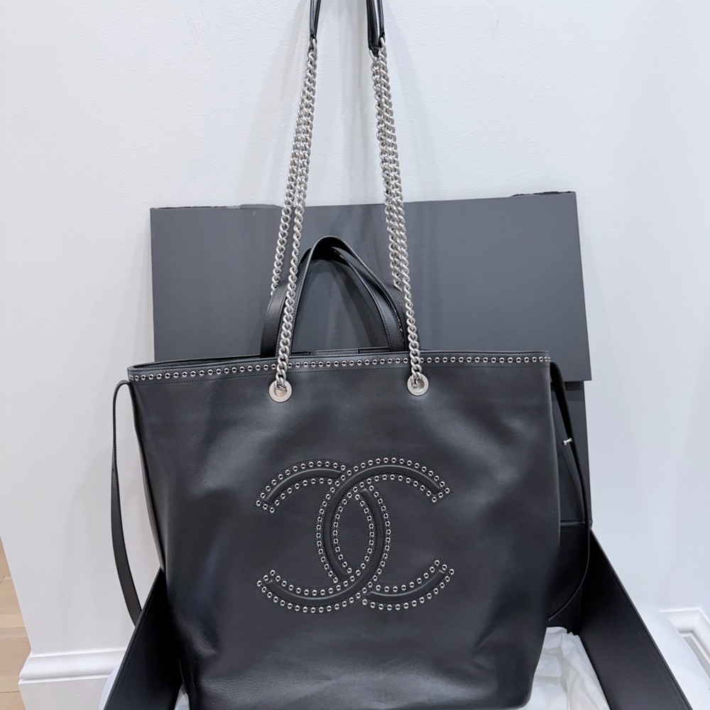 CHANEL COCO EYELET LARGE SHOPPING TOTE Black Calfskin Chain CC Bag Rare - Picture 14 of 16